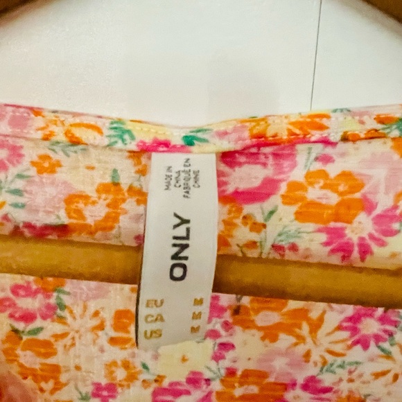 ONLY floral top size M. Never worn in excellent condition - Picture 3 of 5